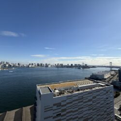 東京湾、レインボーブリッジを一望でき花火鑑賞の特等席となります。