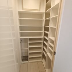 広々したシューズクローゼット