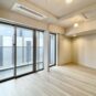 居間 LDK16.1帖、隣の洋室5.0帖と繋げて利用可能