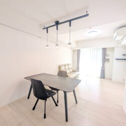 全室バルコニーに面したお部屋居間