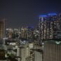 西向き×湾岸マンション群を望む眺望（夜景）