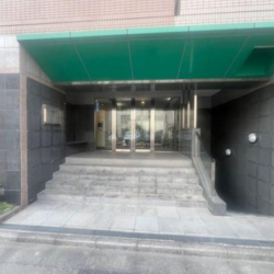 エントランス前