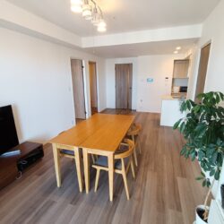 〇24時間有人管理＋安心の防犯設備 　カラーモニター付きインターホン、オートロック、非接触キーリーダー、防犯カメラ、防犯センサー