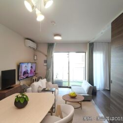 ダイニングとリビングを分けて使える縦長の設計。（写真は加工しています）居間