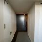 玄関前、内廊下