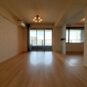 引き戸を開けて5.3帖のお部屋と繋げてお使いいただくこともできます