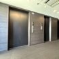 東京ベイシティタワーエレベーターホール：外気の影響を受けにくく、プライバシー性にも配慮されたホテルライクな内廊下設計