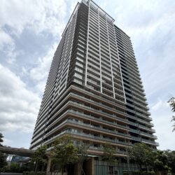 【仲介手数料30％オフ】 ベイズタワー&ガーデン 2LDK＋WIC 20階 62.10㎡
