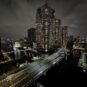 東京湾へつながる運河を望む夜景