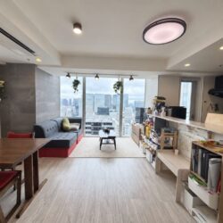 抜け感のある眺望が魅力の17.1帖のLDK居間