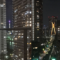 北東向き、バルコニーからの眺望（夜景）