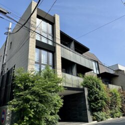 代々木上原駅徒歩１０分、駒場東大前駅徒歩９分と２駅３路線利用可