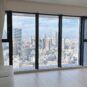 居間 リビングダイレクトウィンドウよりスカイツリーを望む
